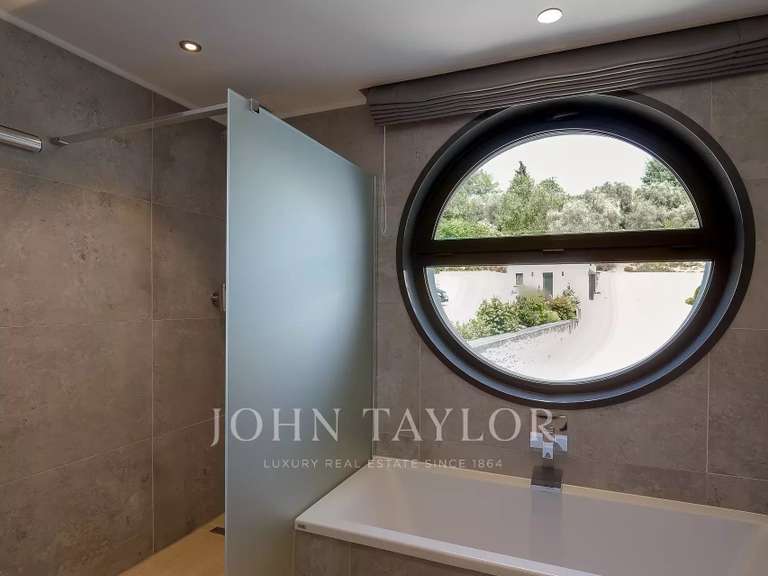 Maison Châteauneuf-Grasse - 9 chambres - 550m²