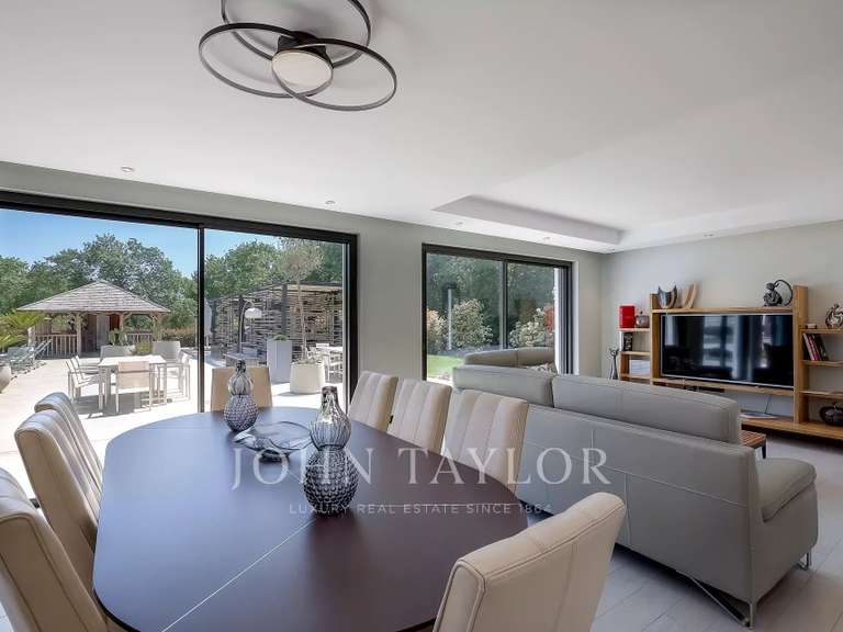 Maison Châteauneuf-Grasse - 9 chambres - 550m²