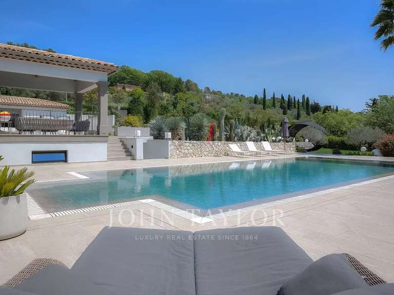 Maison Châteauneuf-Grasse - 9 chambres - 550m²