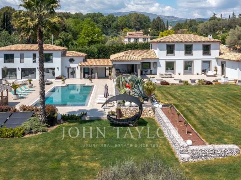 Maison Châteauneuf-Grasse - 9 chambres - 550m²