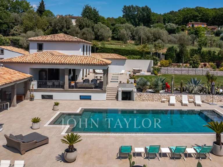 Maison Châteauneuf-Grasse - 9 chambres - 550m²