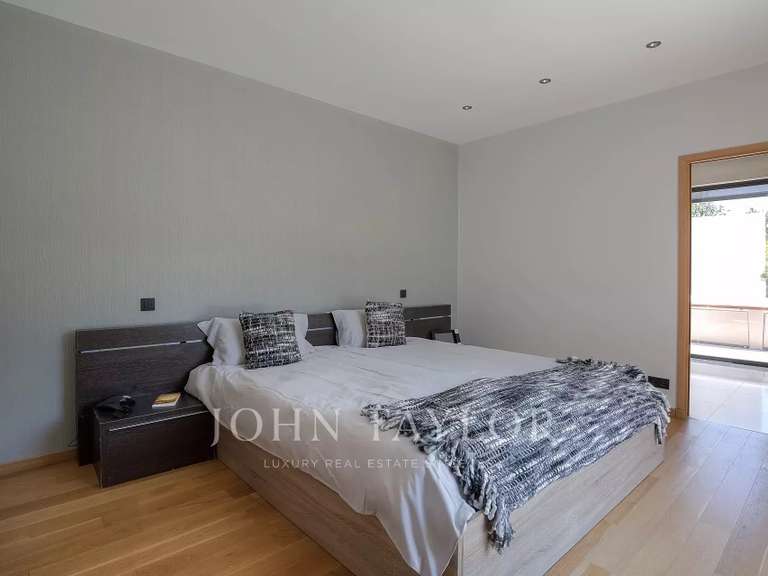 Maison Châteauneuf-Grasse - 9 chambres - 550m²