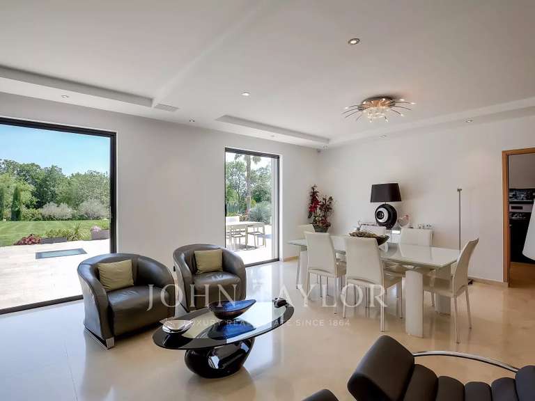 Maison Châteauneuf-Grasse - 9 chambres - 550m²
