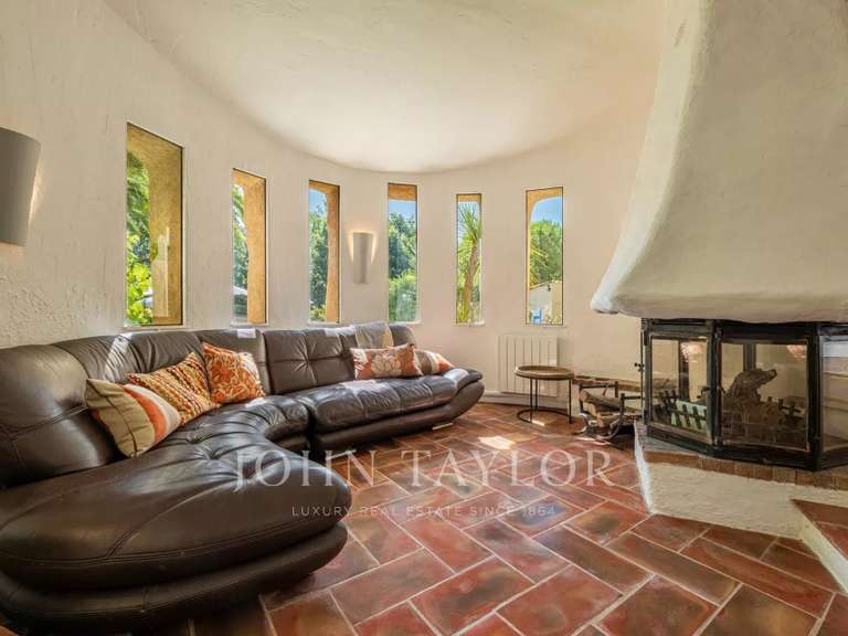 Maison Châteauneuf-Grasse - 5 chambres - 220m²