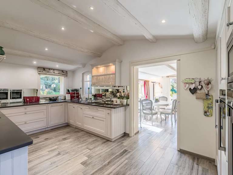 Maison Châteauneuf-Grasse - 5 chambres - 330m²