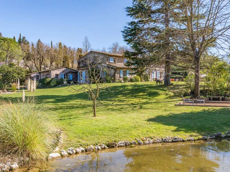 Maison Châteauneuf-Grasse - 5 chambres - 330m²