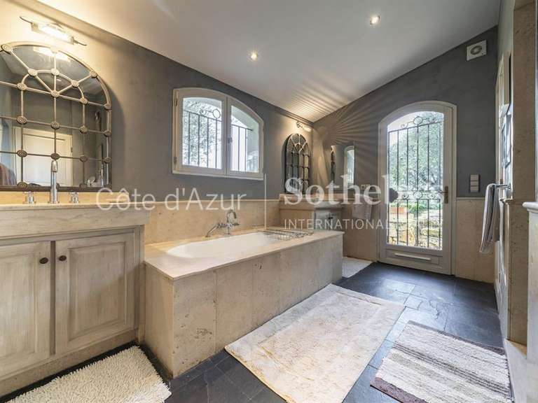 Maison Châteauneuf-Grasse - 4 chambres - 173m²