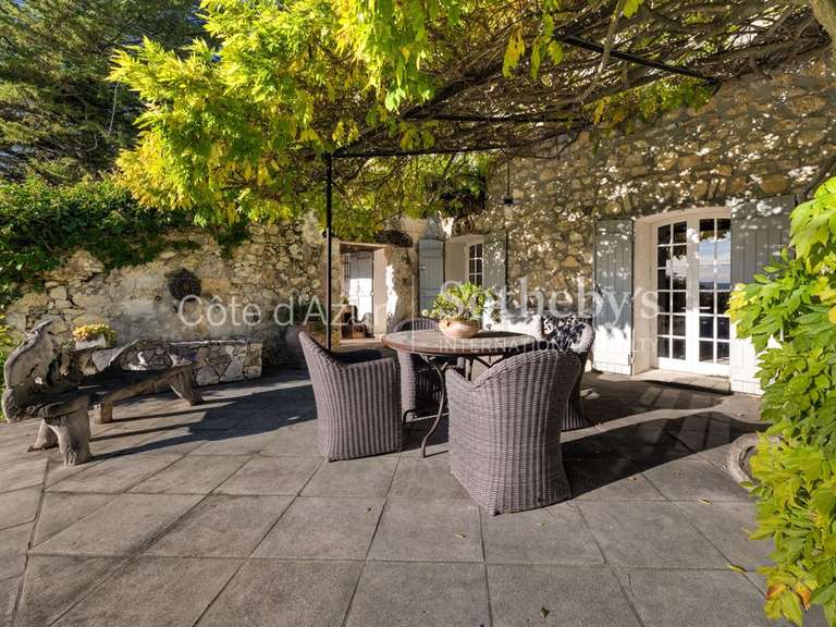 Maison Châteauneuf-Grasse - 7 chambres - 530m²