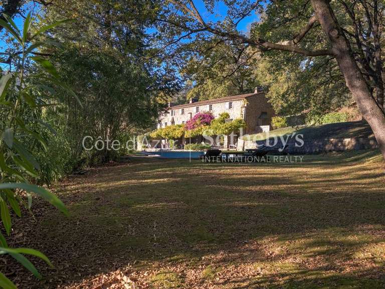Maison Châteauneuf-Grasse - 7 chambres - 530m²