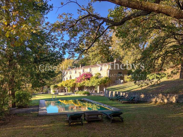 Maison Châteauneuf-Grasse - 7 chambres - 530m²