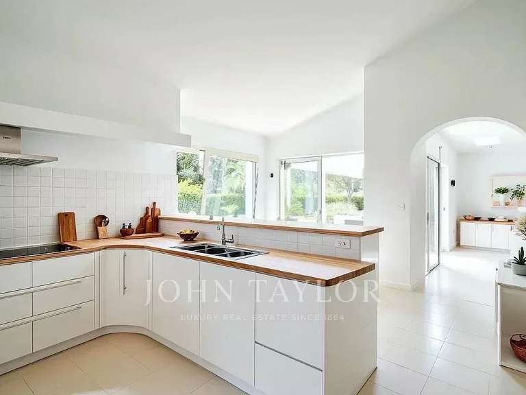 Maison Châteauneuf-Grasse - 4 chambres - 281m²