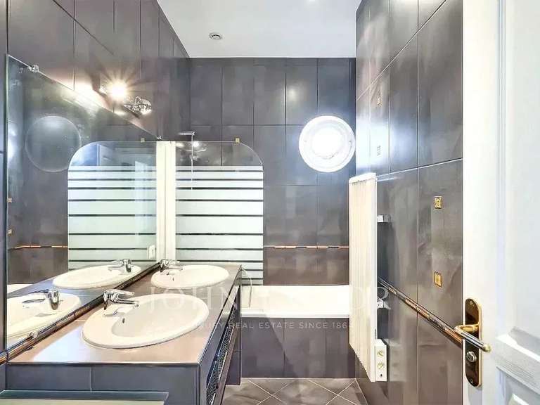 Maison Châteauneuf-Grasse - 4 chambres - 281m²