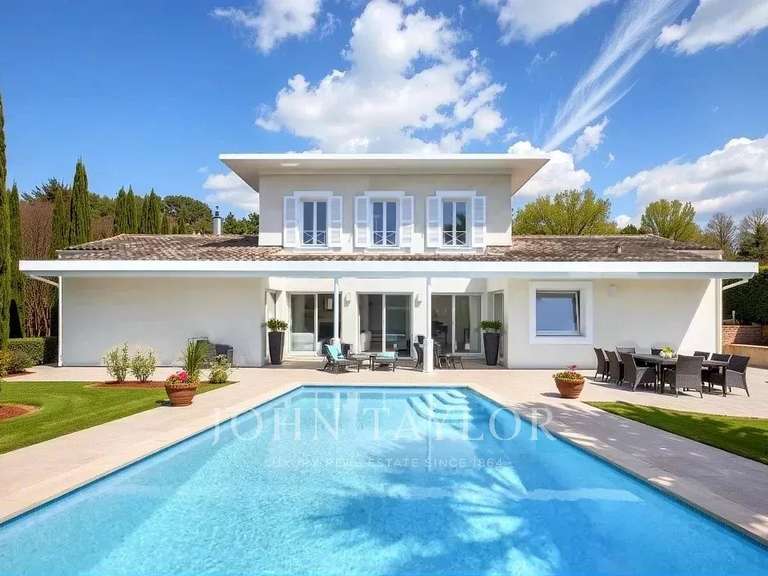 Maison Châteauneuf-Grasse - 4 chambres - 281m²