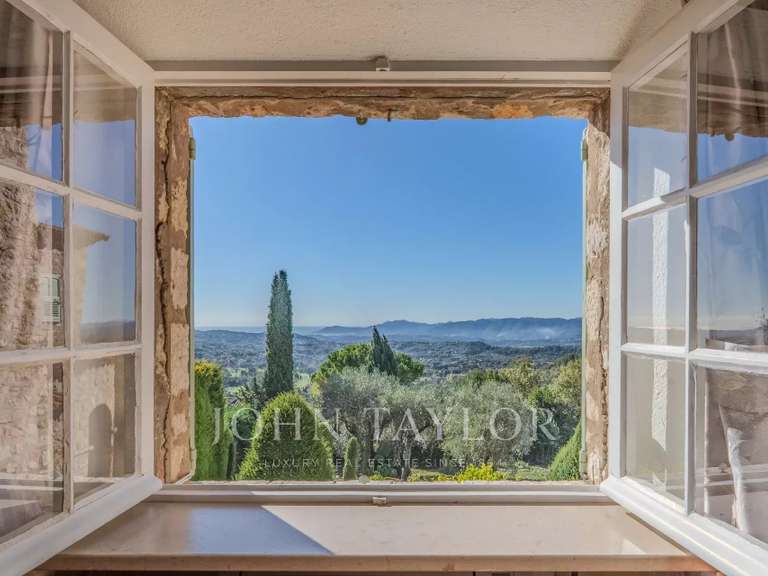 Maison Châteauneuf-Grasse - 6 chambres - 386m²