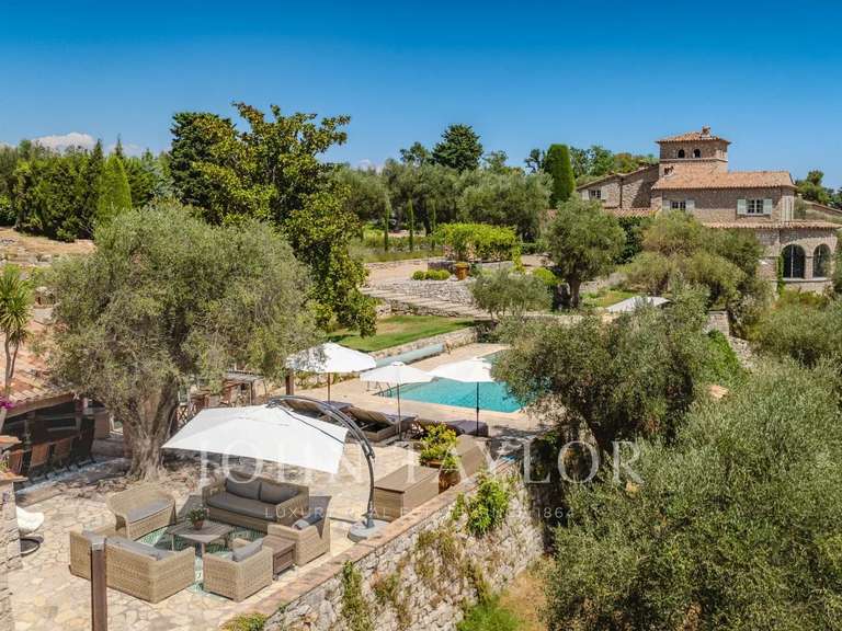 Maison Châteauneuf-Grasse - 6 chambres - 386m²