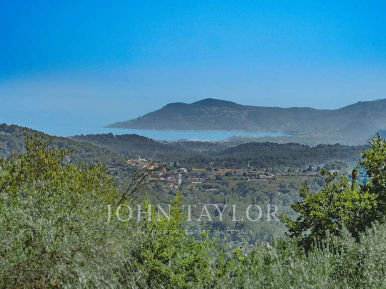 Maison Châteauneuf-Grasse - 6 chambres - 386m²