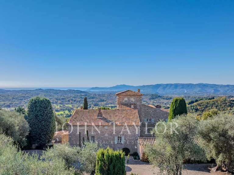 Maison Châteauneuf-Grasse - 6 chambres - 386m²