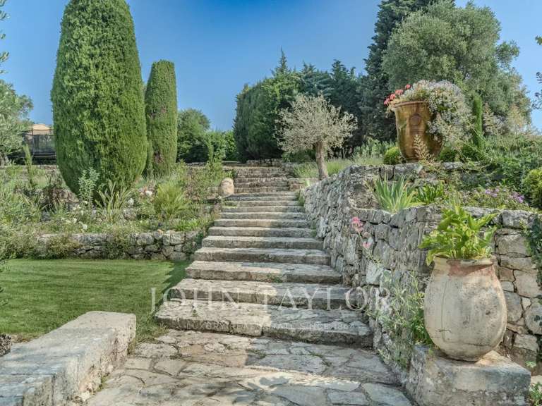 Maison Châteauneuf-Grasse - 6 chambres - 386m²