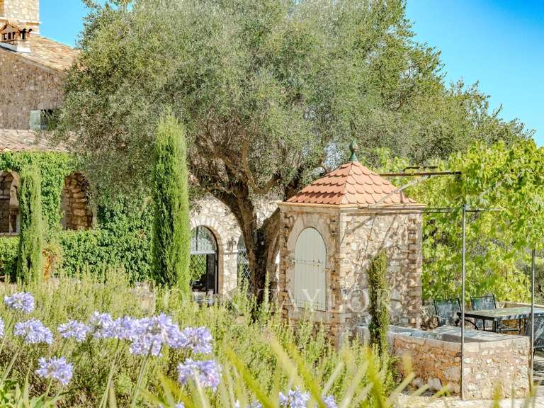Maison Châteauneuf-Grasse - 6 chambres - 386m²