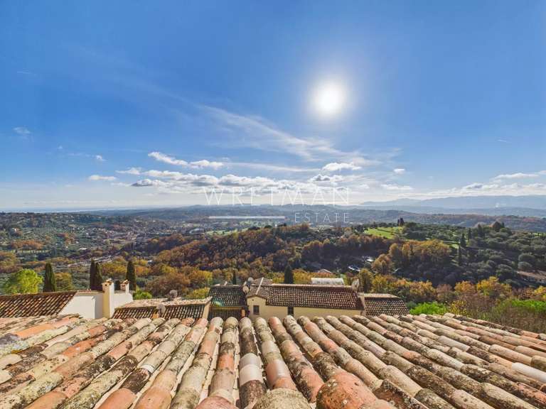Maison Châteauneuf-Grasse - 3 chambres - 135m²