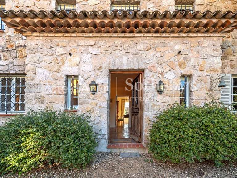 Maison Châteauneuf-Grasse - 8 chambres - 344m²