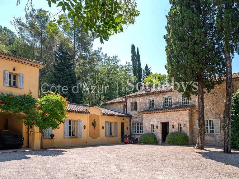 Maison Châteauneuf-Grasse - 8 chambres - 344m²