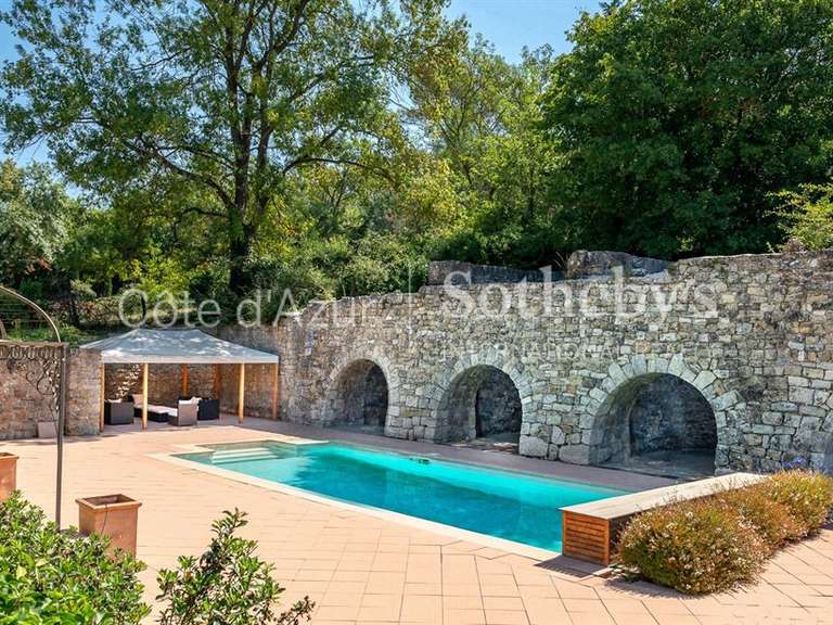 Maison Châteauneuf-Grasse - 8 chambres - 344m²