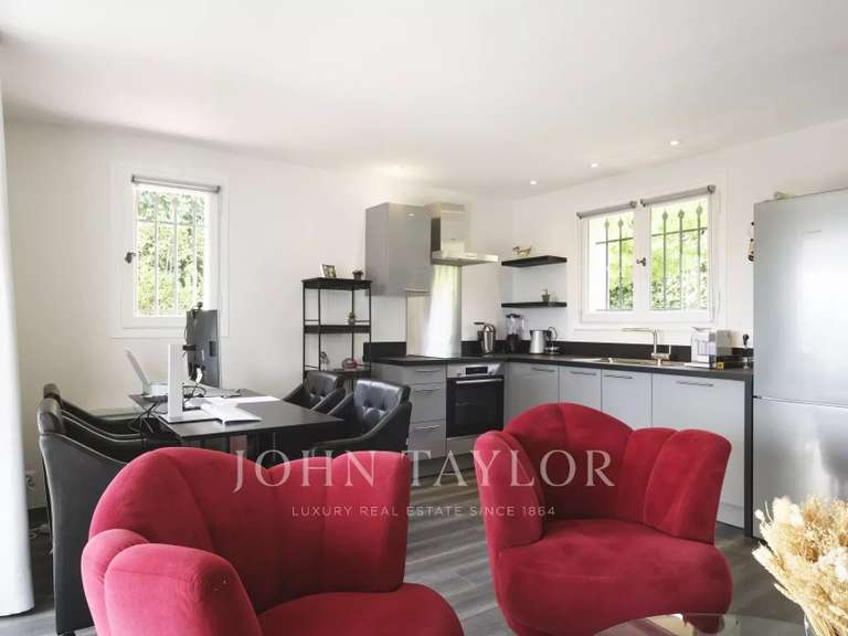 Maison Châteauneuf-Grasse - 6 chambres - 391m²