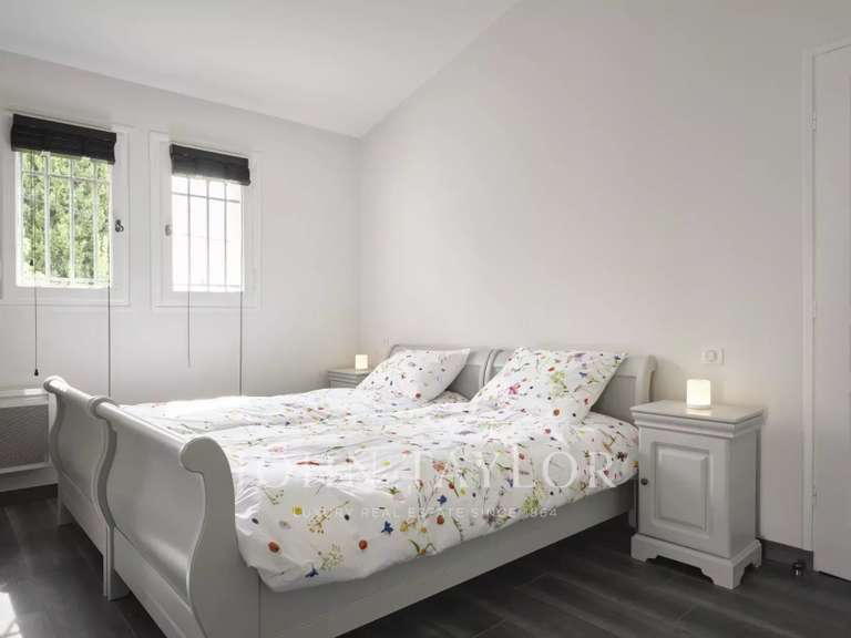 Maison Châteauneuf-Grasse - 6 chambres - 391m²