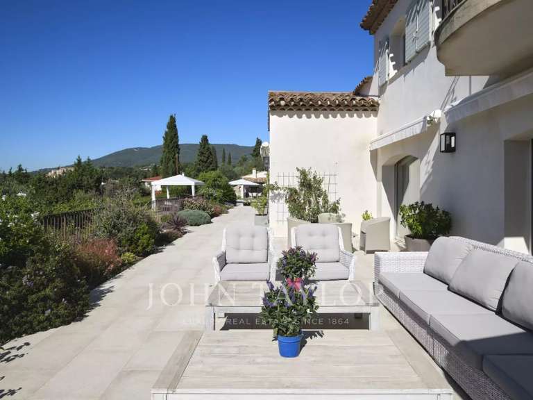 Maison Châteauneuf-Grasse - 6 chambres - 391m²