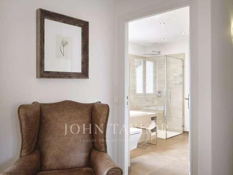 Maison Châteauneuf-Grasse - 6 chambres - 391m²