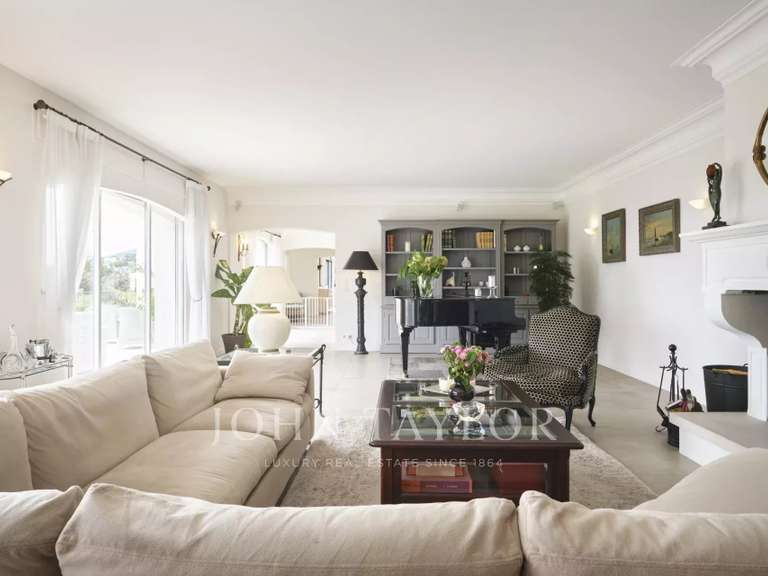 Maison Châteauneuf-Grasse - 6 chambres - 391m²