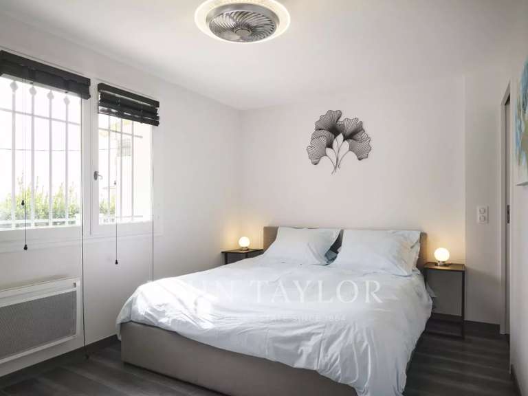 Maison Châteauneuf-Grasse - 6 chambres - 391m²