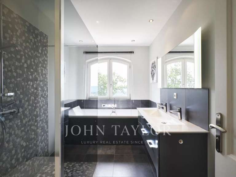 Maison Châteauneuf-Grasse - 6 chambres - 391m²