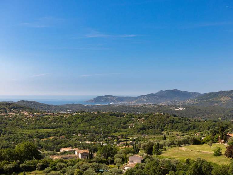 Maison Châteauneuf-Grasse - 2 chambres - 193m²
