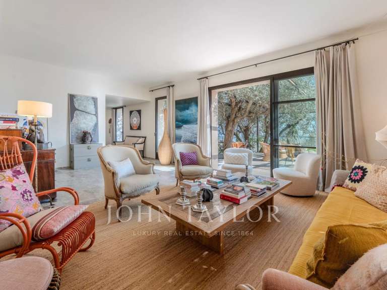 House Châteauneuf-Grasse - 4 bedrooms - 239m²