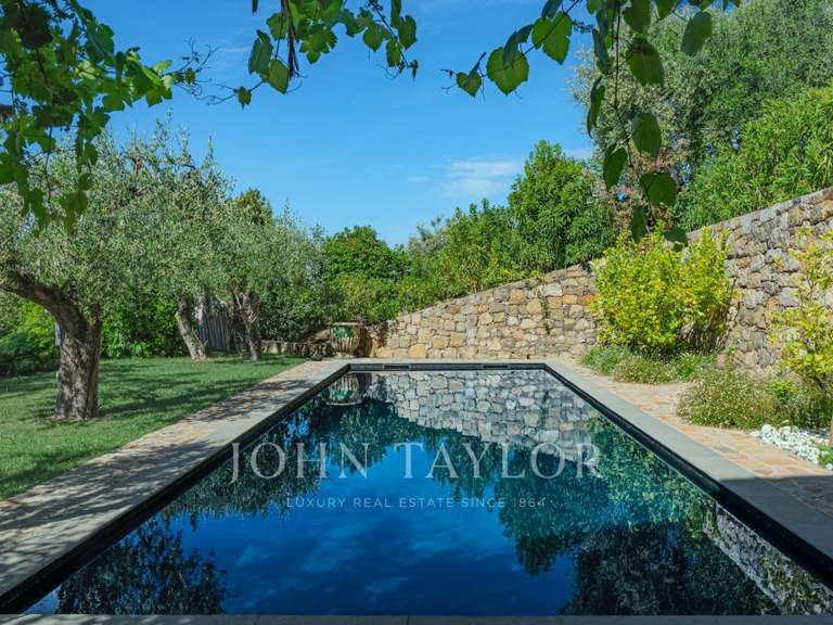 Maison Châteauneuf-Grasse - 4 chambres - 239m²