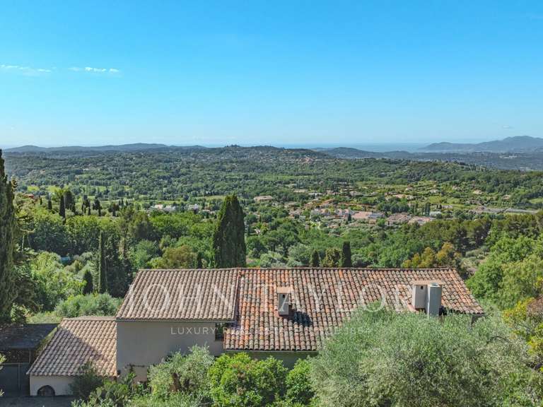 Maison Châteauneuf-Grasse - 4 chambres - 239m²