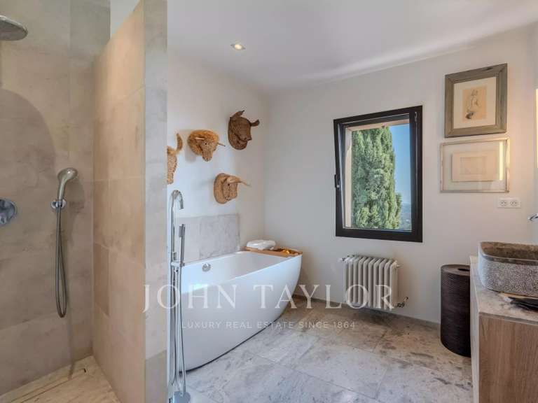 House Châteauneuf-Grasse - 4 bedrooms - 239m²