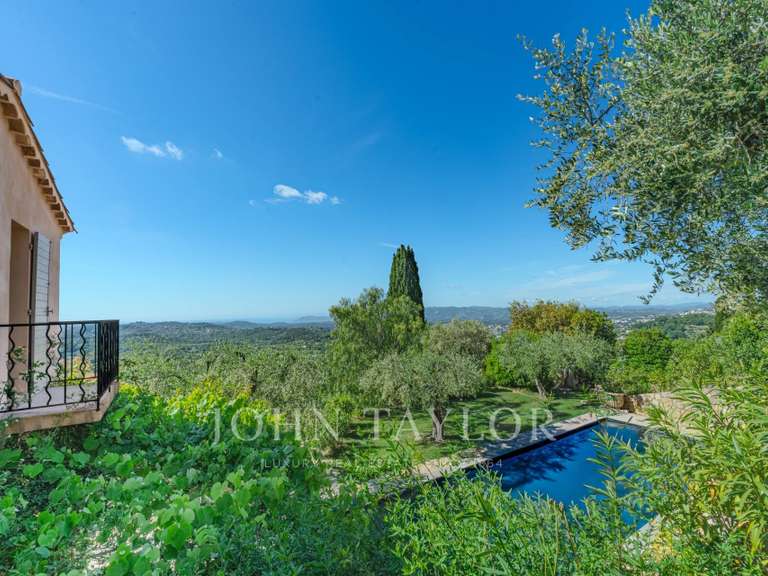 Maison Châteauneuf-Grasse - 4 chambres - 239m²