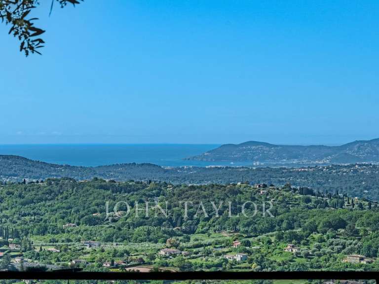 Maison Châteauneuf-Grasse - 4 chambres - 239m²