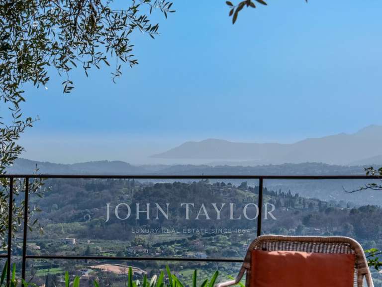 House Châteauneuf-Grasse - 4 bedrooms - 239m²