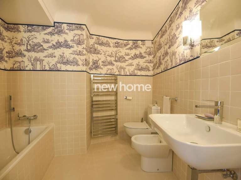 Maison Châteauneuf-Grasse - 6 chambres - 325m²