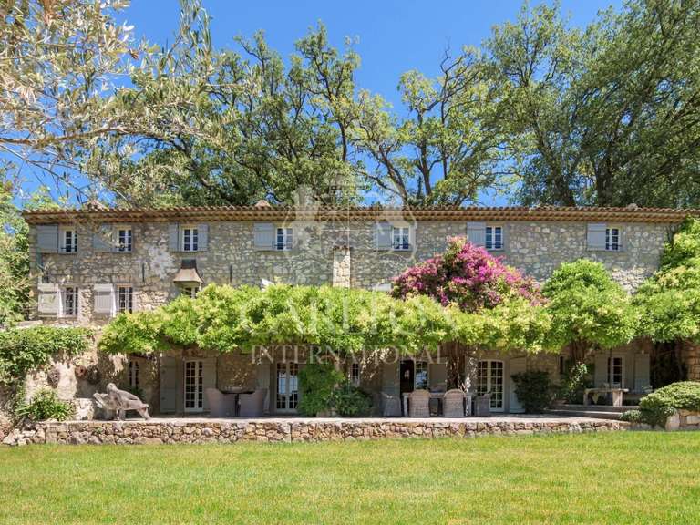Maison Châteauneuf-Grasse - 5 chambres - 400m²