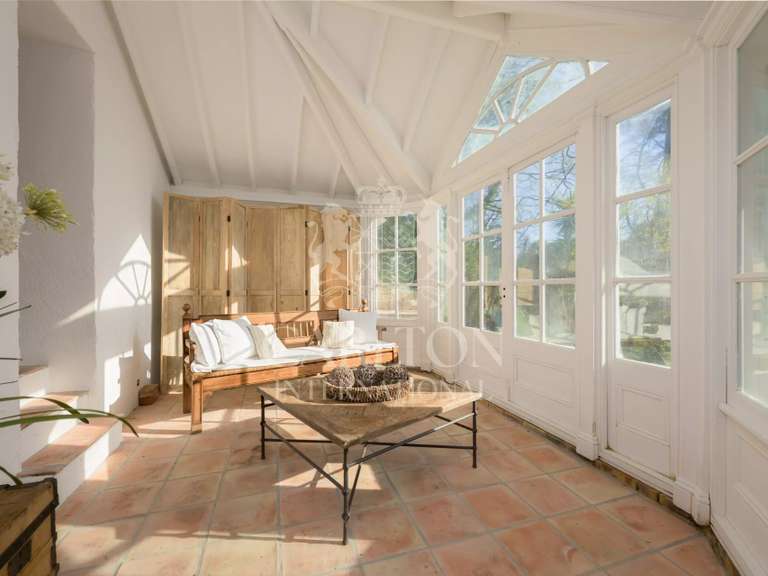 Maison Châteauneuf-Grasse - 5 chambres - 400m²