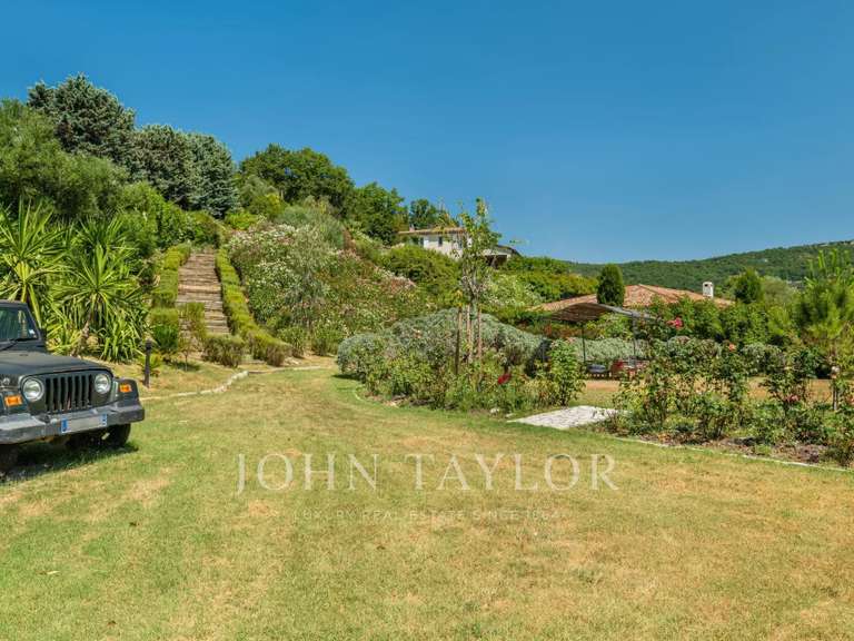 Maison Châteauneuf-Grasse - 7 chambres - 504m²