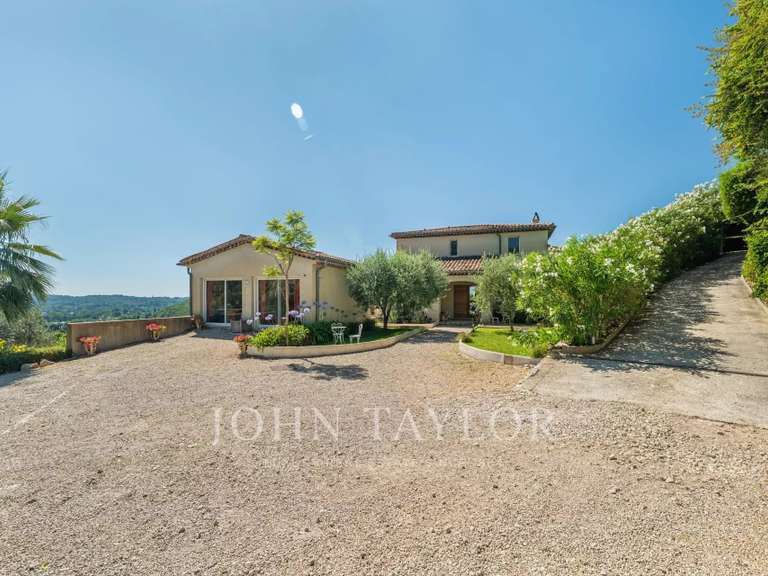 Maison Châteauneuf-Grasse - 7 chambres - 504m²