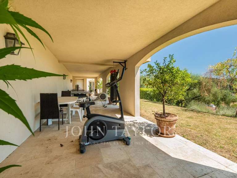 Maison Châteauneuf-Grasse - 7 chambres - 504m²