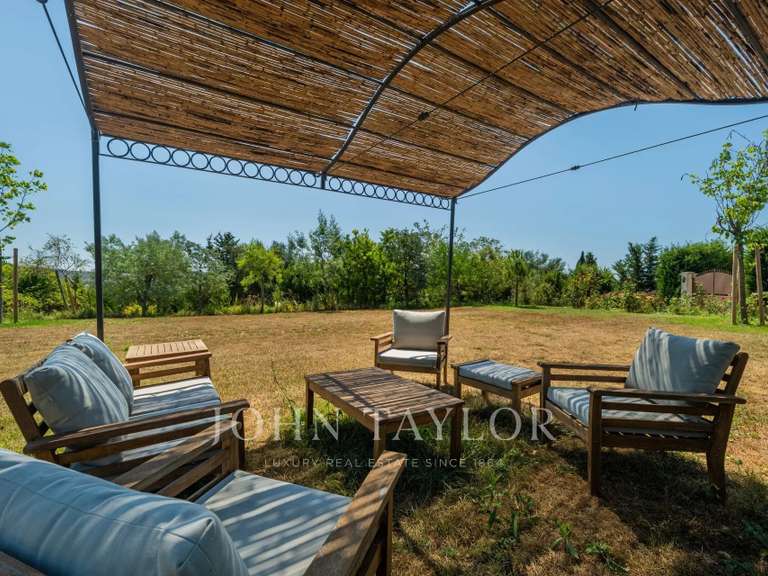 Maison Châteauneuf-Grasse - 7 chambres - 504m²