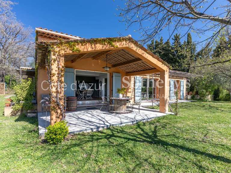 Maison Châteauneuf-Grasse - 8 chambres - 255m²